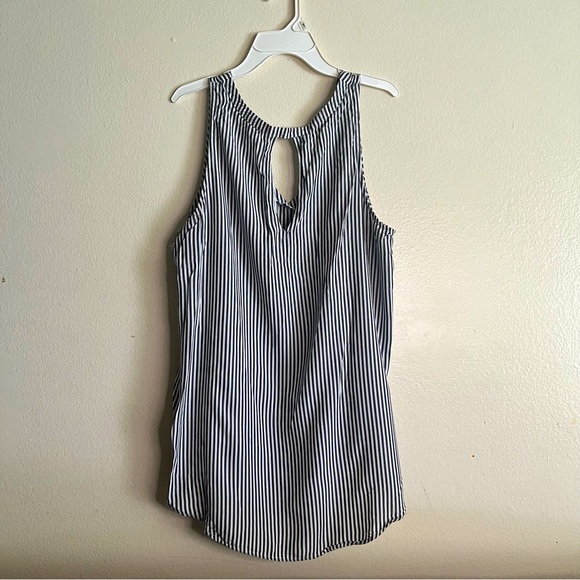 Old Navy Women's Striped Sleeveless V-Neck Keyhole | XL - Picture 5 of 6